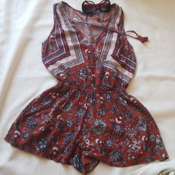 American Eagle Outfitters Pants - American Eagle outfitters flowery Romper